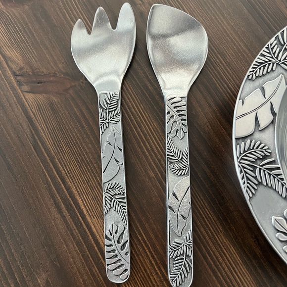Wilton Armetale Tropical Garden Pewter Serving Bowl and Serving Fork & Spoon - Picture 15 of 16
